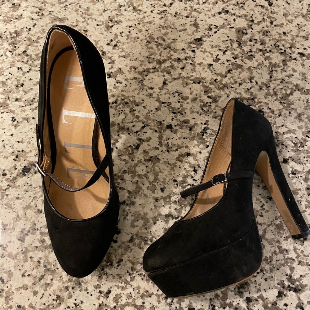 Elle Heels